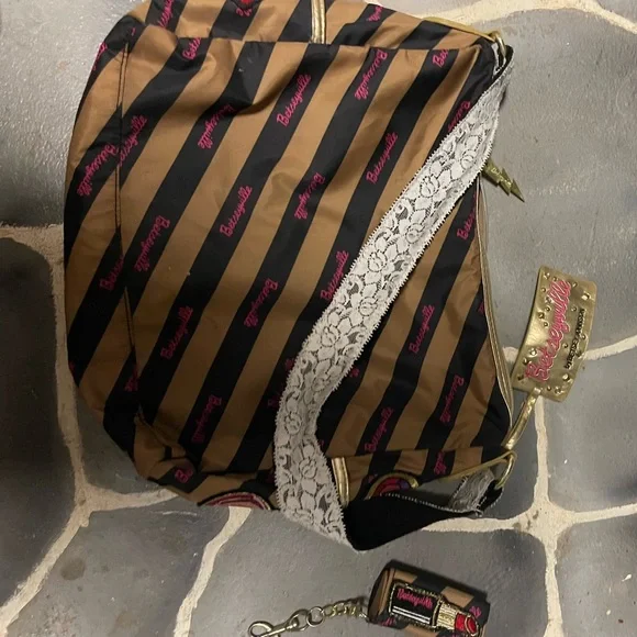 Betsy Johnson pop culture style purse - Picture 4 of 8